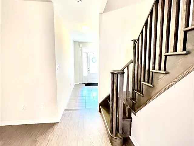 Townhouse For Rent in Georgetown, Ontario