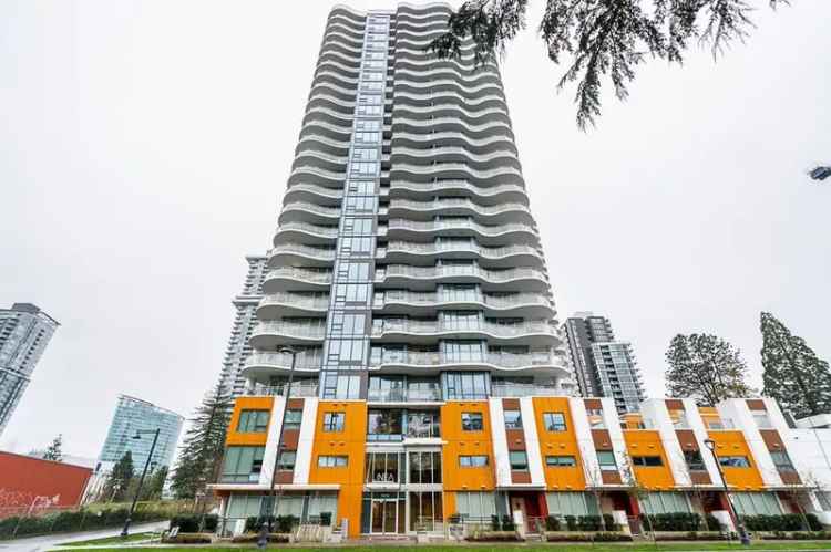 Condo For Sale in Surrey, British Columbia