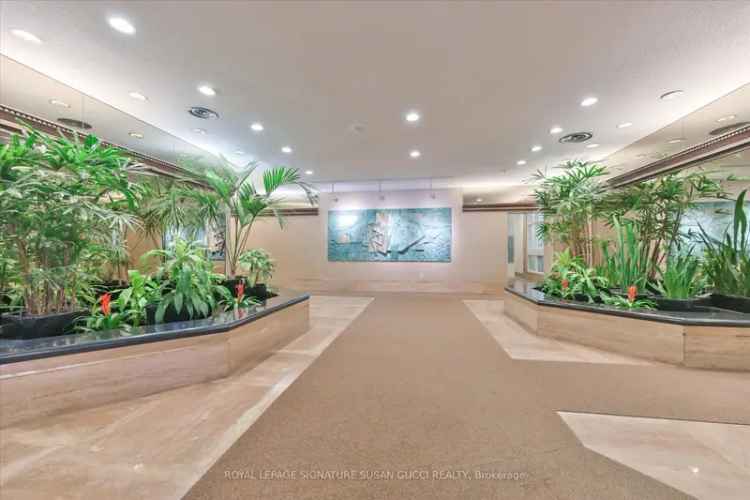 Condo For Sale in 130, Carlton Street, Toronto, Ontario