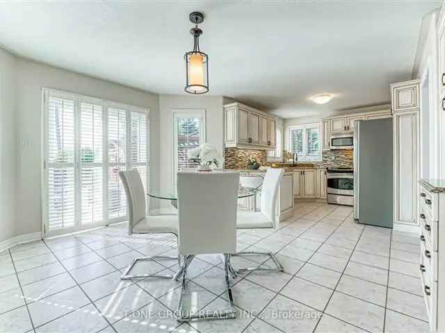 Stunning Bradford Home: Resort Backyard, Finished Basement, 4+2 Beds