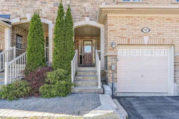 House For Sale in 102, Cedarbrook Road, Brampton, Ontario