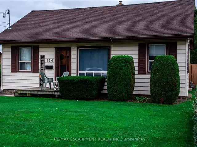 House For Sale in 144, Green Road, Hamilton, Ontario