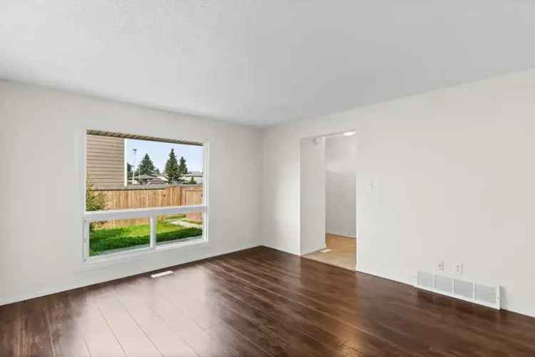 Buy Townhome in Edmonton with 3 Bedrooms and Fenced Yard