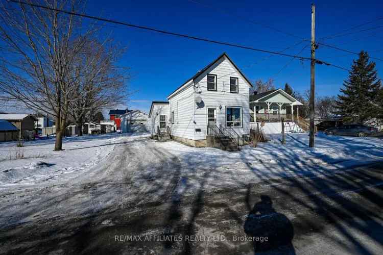 House For Sale in 22, Second Street, Montague, Ontario