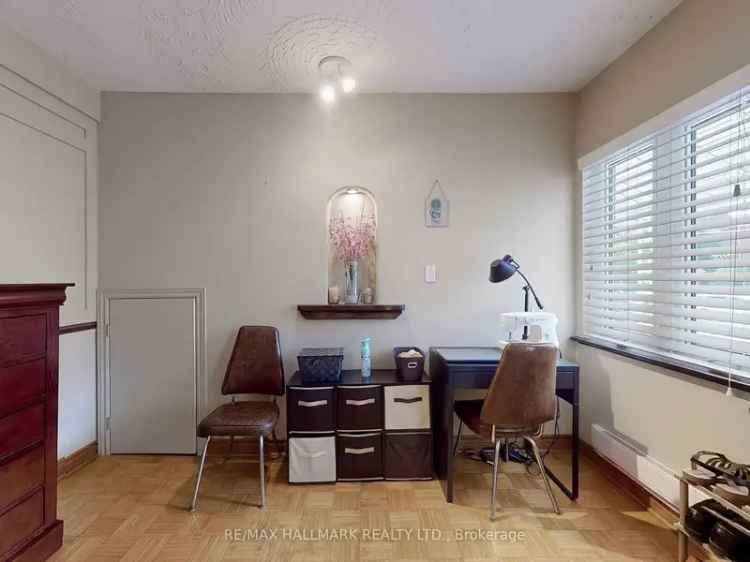 House For Sale in Toronto, Ontario