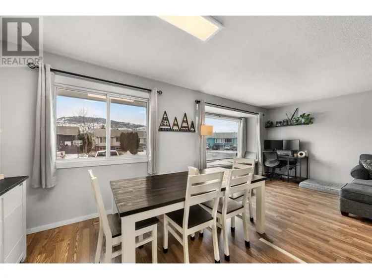 5 Bedroom Brock Half Duplex Under 525k