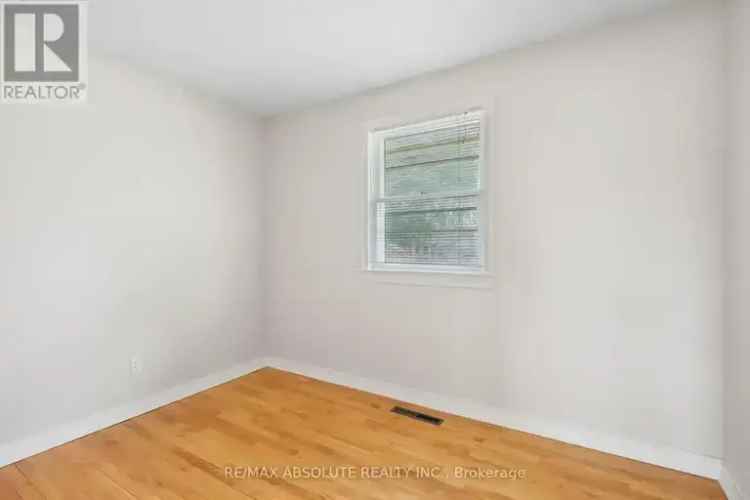 3 Bedroom Bungalow in Merivale Gardens Ottawa