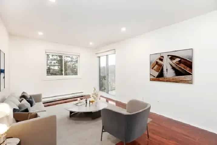 Updated 2-Bed 1-Bath Condo in Manor Park
