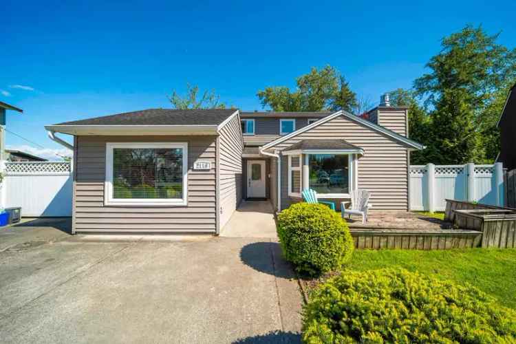 Langley Meadows Family Home 3 Bed 1 Flex 7718 Sq Ft Lot