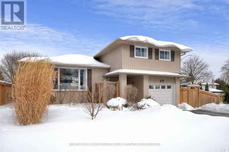 3-Bedroom Sidesplit Home in Oshawa - Updated Kitchen and Backyard