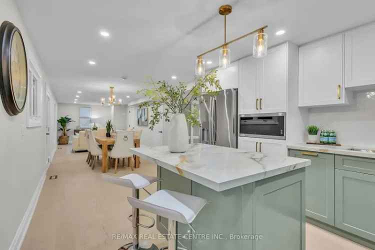 Luxury 5-Bedroom Home in Guelph's Kortright Neighbourhood