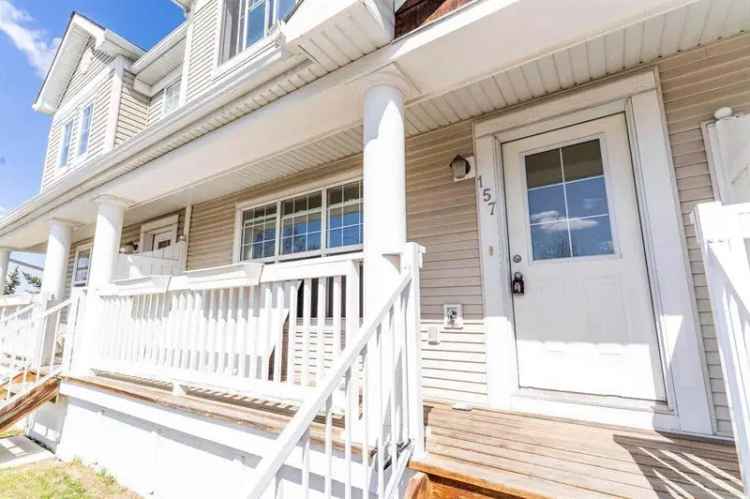 Updated 3-Bedroom Townhouse in Country Village Manor