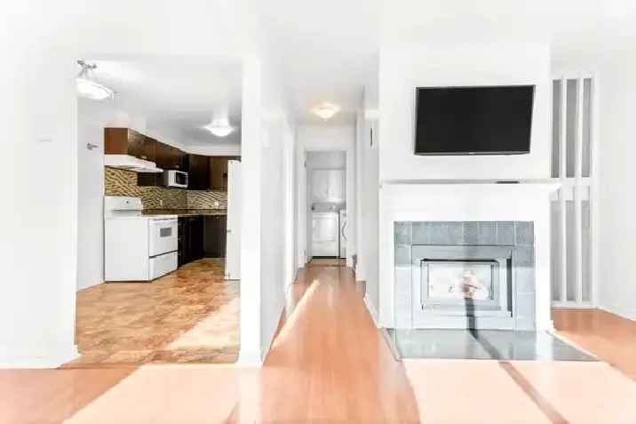 TEAMTRAN.CA - CHARMING 3 BEDROOM, 2 BATHROOM CONDO IN HUNT CLUB