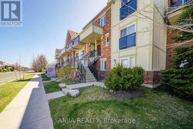 Modern 4-Room Stacked Townhouse with Park View
