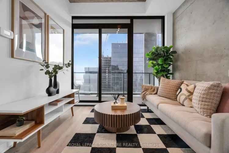 Bright 1-Bedroom+Den with Stunning Views and Luxury Finishes