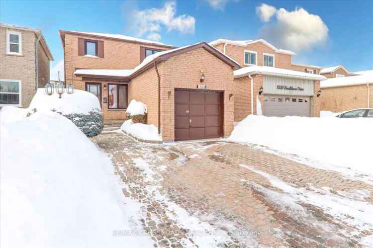 Stunning 2-Storey House in Pickering Village East