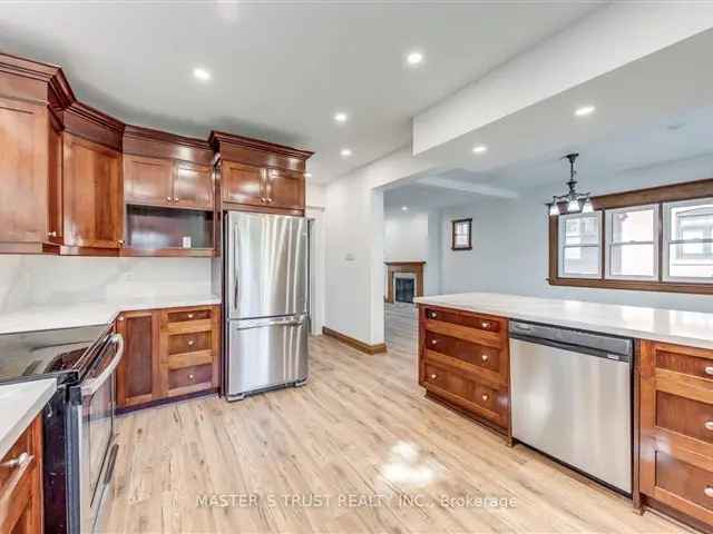 Elegant Super Clean Home Near Yonge St & Go Train