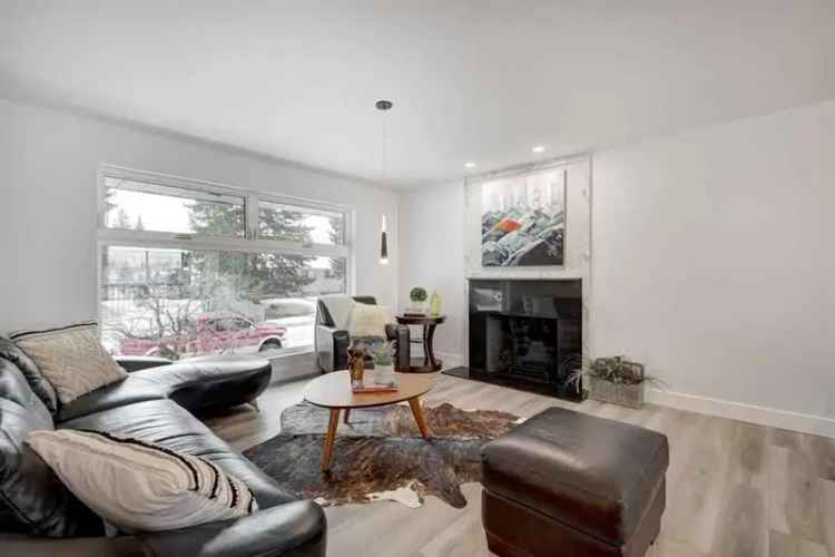 House For Sale in Calgary, Alberta