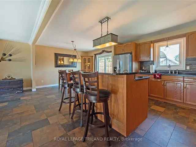 House For Sale in 74, Village Gate Drive, Thames Centre, Ontario