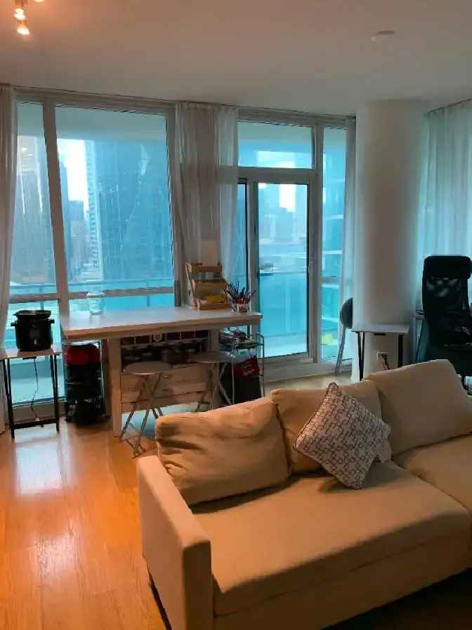 Luxury 2bd, 2bath for rent in downtown Toronto with amazing amen