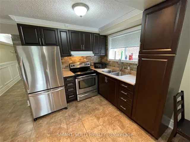 Renovated Basement Apartment Near Highways 401 403 427