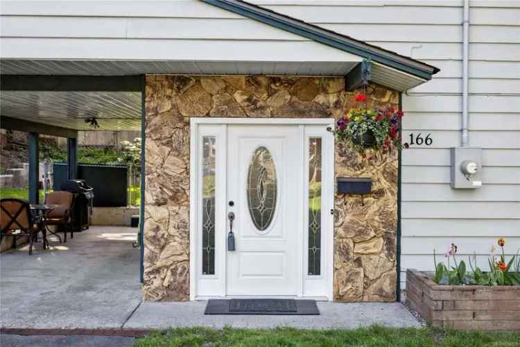4-Bedroom Family Home with 1-Bedroom Suite - Nanaimo