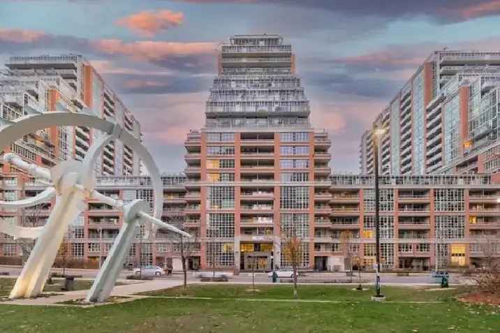 Buy Lake View Condo in Liberty Village with 1 Bedroom and Parking