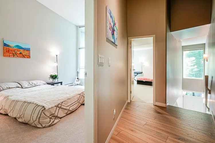 Coal Harbour Townhome 2 Beds 2 Baths 1378 Sqft Private Patio