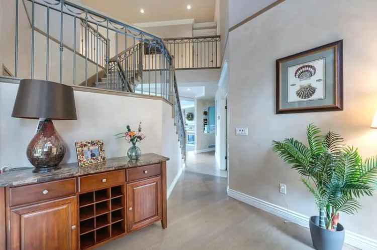 Luxury 3-Storey Mansion in Fraser Ridge