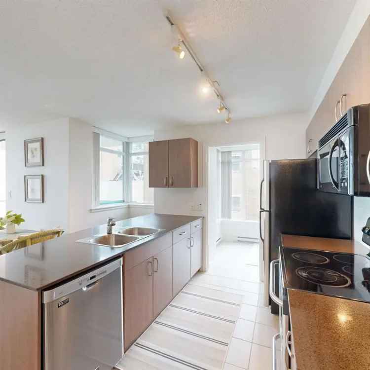 Downtown 1-Bedroom Plus Den Apartment Near Granville Skytrain