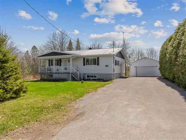 Bungalow for Sale in Saint Felix de Valois
