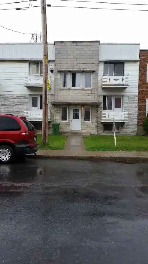 Lachine Renovated 3 5 Semi Basement Apartment for Rent