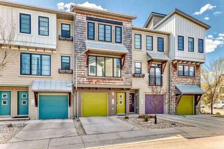 Elegant Walden Townhome: 2 Primary Suites, Chef's Kitchen