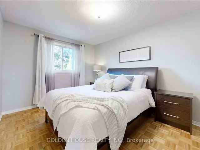 House For Sale in Oshawa, Ontario