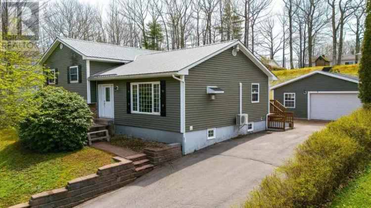 Spacious 4-Bedroom Family Home in Coldbrook Bess View