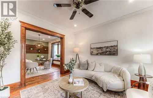 6 Bedroom Home Near Go Transit Kitchener