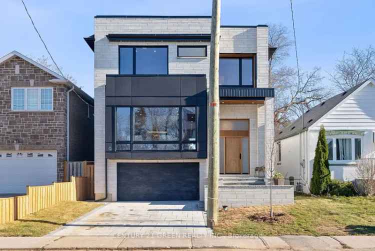 House For Sale in Toronto, Ontario