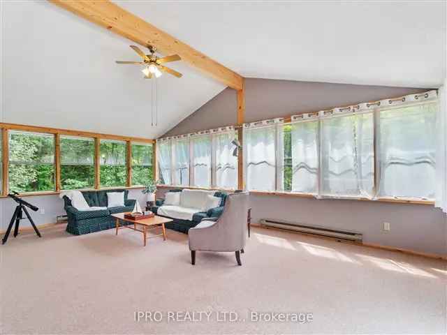 Otter Lake Walkout Bungalow - Modern Kitchen, 4 Bedrooms, Updated