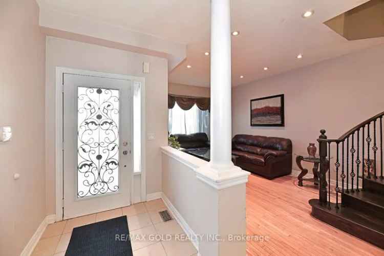 House For Sale in Brampton, Ontario