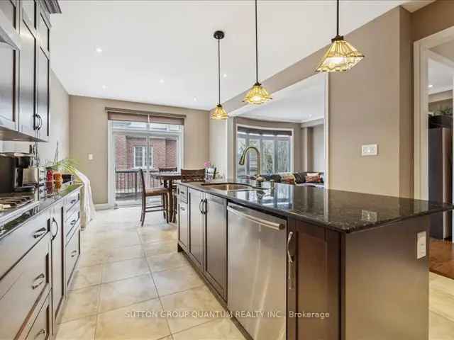 Luxury 4+1 Bedroom Home in Gordon Woods