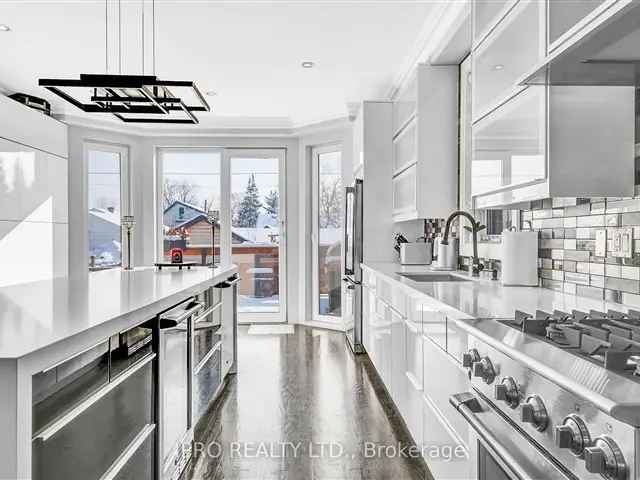 Luxury 4 1 Bedroom Detached Home in Mississauga Lakeview