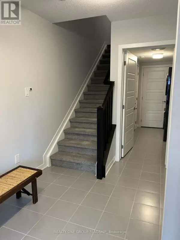 Stunning 2-Bedroom Townhouse in Barrhaven's Promenade Community
