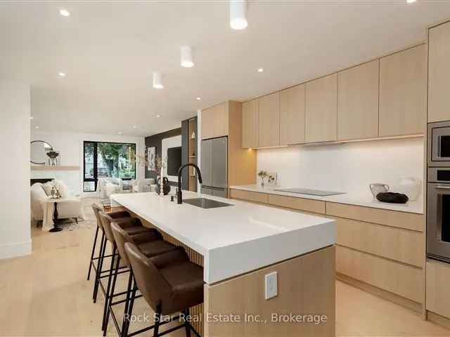 Modern Luxury Home in Mississauga: Fully Renovated with Gourmet Kitchen and Spa Ensuite