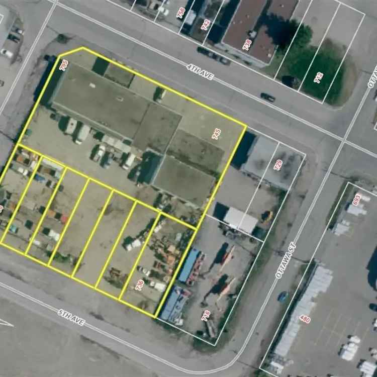 For Sale Retail Property with Yard Space and High Ceilings in Central Location