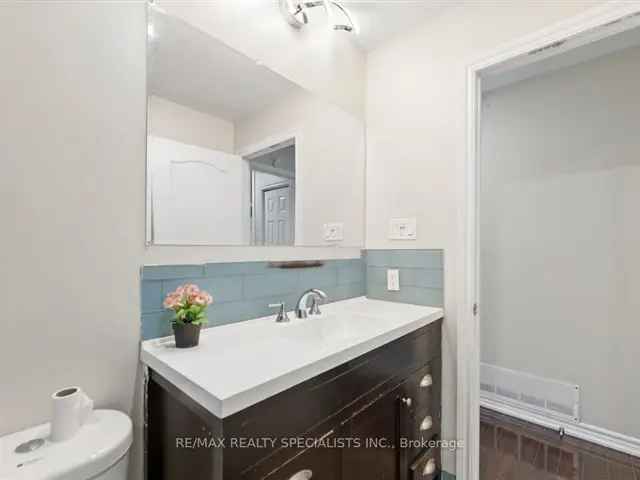 Beautiful Bungalow In Central Brampton 3 2 Bedrooms Family Home