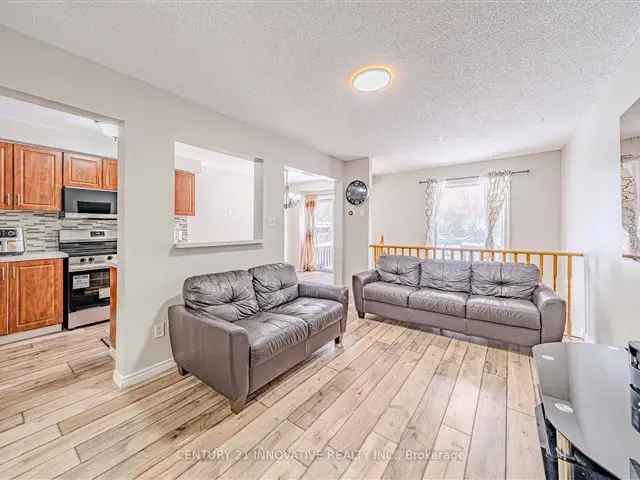 Townhouse For Sale in 83, Cunningham Drive, Barrie, Ontario