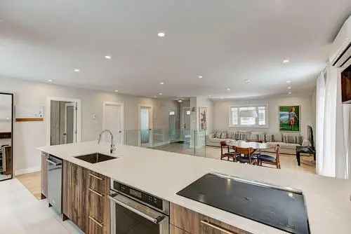 Contemporary Bungalow in Montreal