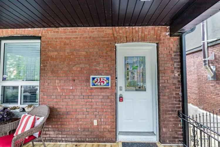 House For Sale in Toronto, Ontario