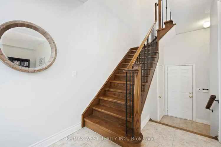 Executive Victorian Townhouse in Woodbridge
