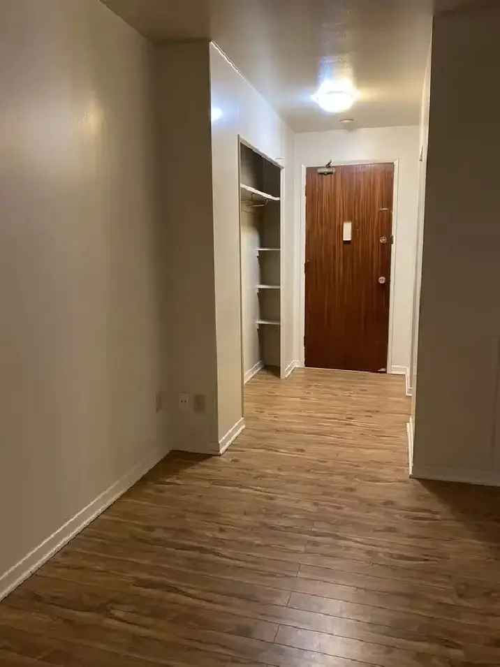 ELMWOOD AREA  LARGE 1 BEDROOM